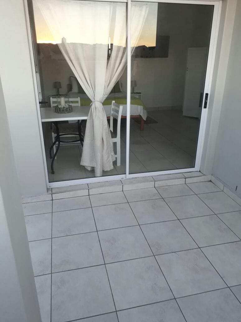 To Let 1 Bedroom Property for Rent in Laguna Sands Western Cape